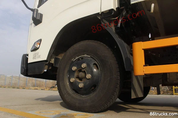 JMC Kaiyun Upgraded Edition 122hp 4X2(6 wheels) 4.08m Single Row Stake Truck (China VI) (Hydraulic Brake) Chassis (1) | 86Trucks