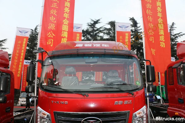 Tangjun Ouling K7 Series 168 hp 4X2(6 wheels) 6.2m Row Half Panel Light Truck Exterior (3) | 86Trucks