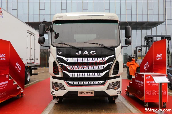 JAC Gallop K5L 220 hp 4X2(6 wheels) water sprinkler truck Exterior (2) | 86Trucks