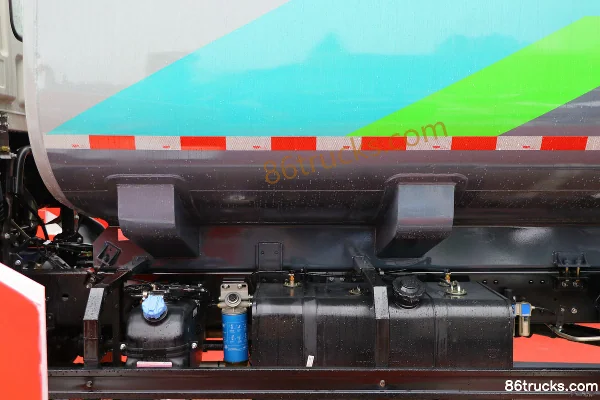 JAC Gallop K5L 220 hp 4X2(6 wheels) water sprinkler truck Body (3) | 86Trucks