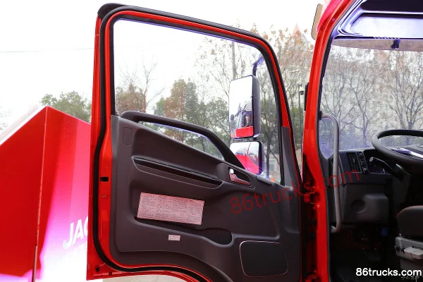 JAC Gallop A6 Medium Truck 220hp 4X2(6 wheels) 7.8m Van Cargo Truck (China VI) Cab (1) | 86Trucks