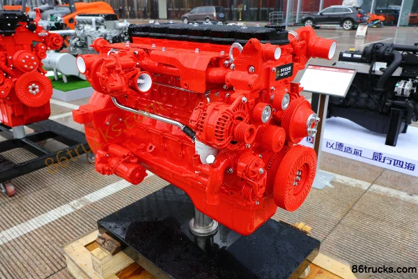 Dongfeng ISD245 50 245 hp 6.7L China V Diesel Engine Exterior (2) | 86Trucks
