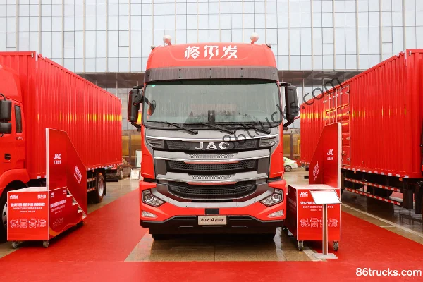 JAC Gallop A5X Heavy Truck 200hp 6X2(8 wheels) 9.5m van cargo truck (axle ratio 4.875) Exterior (2) | 86Trucks