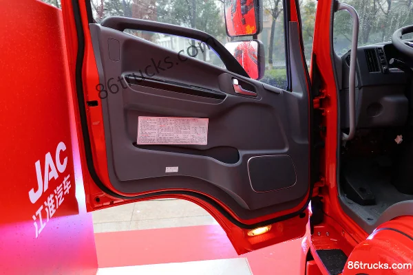 JAC Gallop A6LII Medium Truck 240 hp 6X2(8 wheels) 7.2m Van Cargo Truck (10-speed) Cab (3) | 86Trucks