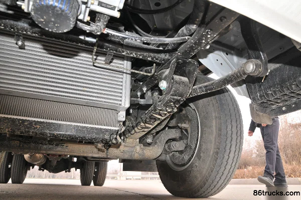 JAC Shuailing E cabine moyenne 152 ch 4X2(6 roues) camion frigorifique 4,015 m Châssis (3) | 86Trucks