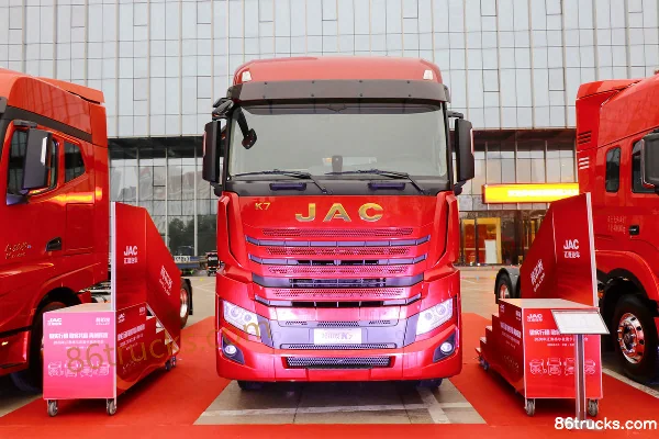 JAC Gallop K7W Heavy Truck Northern Comfort Edition 540 hp 6X4(10 wheels) Tractor Truck (Fangsheng Rear Axle) Exterior (2) | 86Trucks