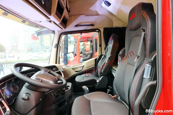 JAC Gallop K7W Heavy Truck Northern Comfort Edition 540 hp 6X4(10 wheels) Tractor Truck (Fangsheng Rear Axle) Cab (1) | 86Trucks