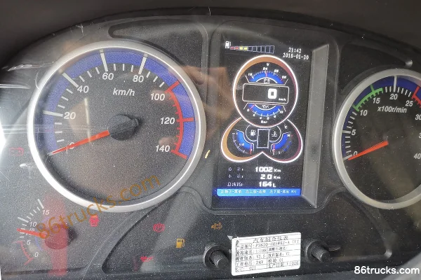 Dongfeng Changxing D7 400 hp 6X4(10 wheels) Tractor Truck (China VI) Cab (3) | 86Trucks