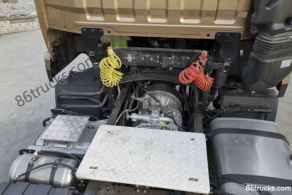 Dongfeng Changxing D7 400 hp 6X4(10 wheels) Tractor Truck (China VI) Chassis (3) | 86Trucks
