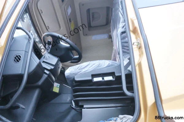 Hualing Hanma H7 Heavy Truck 460hp 6X4(10 wheels) Tractor Truck (16-speed) (China VI) Cab (3) | 86Trucks