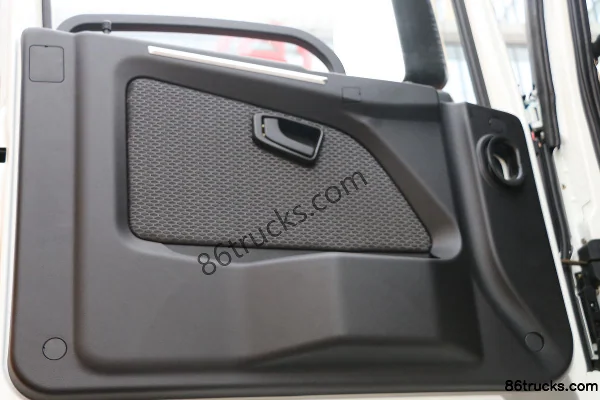 Hualing HanmaH9 Heavy Truck Flagship Edition 550 hp 6X4(10 wheels) Tractor Truck Cab (1) | 86Trucks