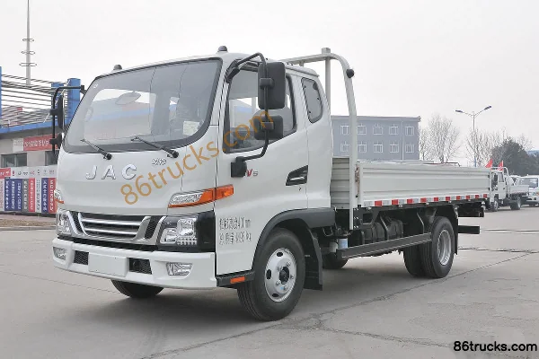 JAC Junling V5 116hp 4X2(6 wheels) 3.85m single-row flatbed light truck Exterior (3) | 86Trucks