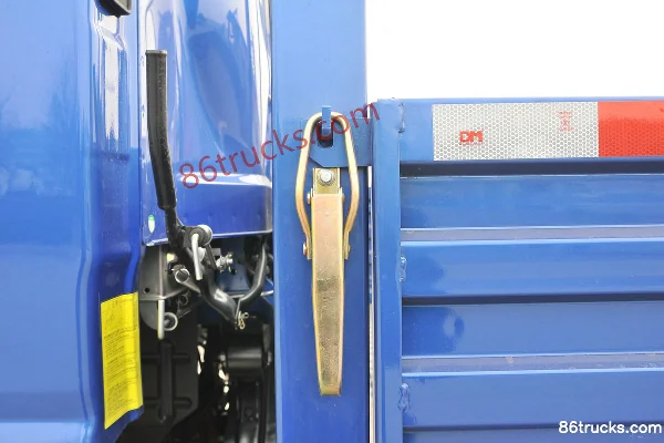 JAC Shuailing Q8 154hp 4X2(6 wheels) 5.25m half-row flatbed cargo truck Body (2) | 86Trucks