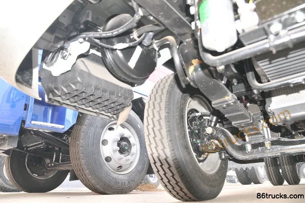 JAC Junling E3 102 hp 4X2(6 wheels) 3.7 m single-row flatbed light truck Chassis (2) | 86Trucks