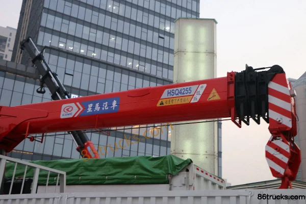 Hualing Heavy Truck 390 hp 8X4(12 wheels) Truck-Mounted Crane (China VI) Chassis (3) | 86Trucks