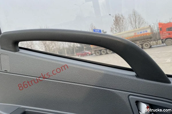JAC Junling V6 130 ch 4X2(6 roues) camion léger plateau 3,8 m cabine approfondie (2) | 86Trucks
