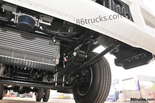 JAC Junling V6 130 ch 4X2(6 roues) camion léger plateau 3,8 m cabine approfondie Châssis (3) | 86Trucks