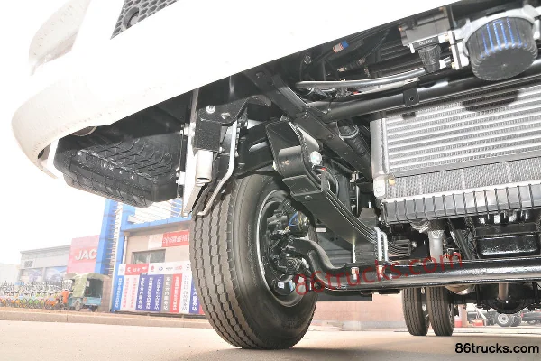 JAC Junling V6 130 ch 4X2(6 roues) camion léger plateau 3,8 m cabine approfondie Châssis (2) | 86Trucks