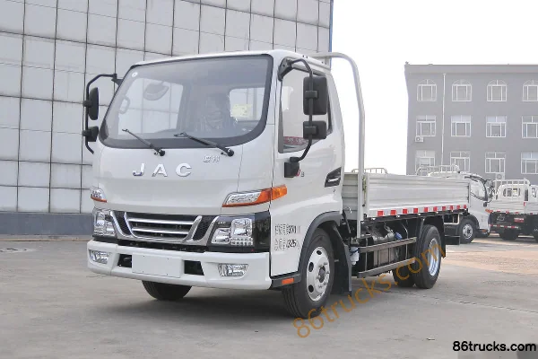 JAC Junling V3 120hp 4X2(6 wheels) 4.18m Single Row Flatbed Light Truck Exterior (3) | 86Trucks
