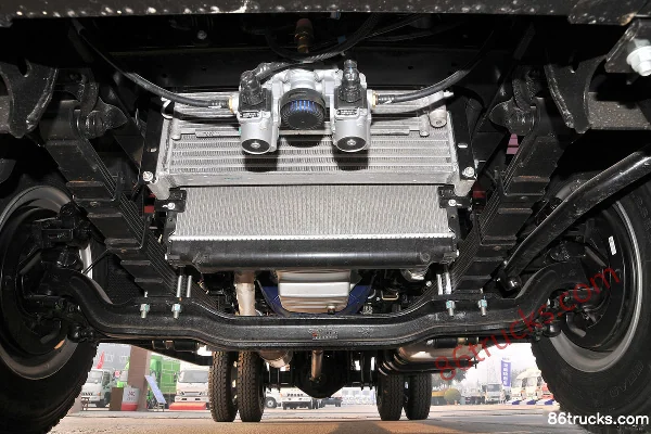 JAC Junling V8 154 ch 4X2(6 roues) 5,2 m plateau cabine approfondie Châssis (1) | 86Trucks