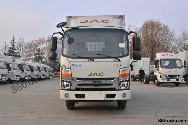 JAC Shuailing Q3 120hp 4X2(6 wheels) 4.13m Single Row Van Light Truck Exterior (2) | 86Trucks