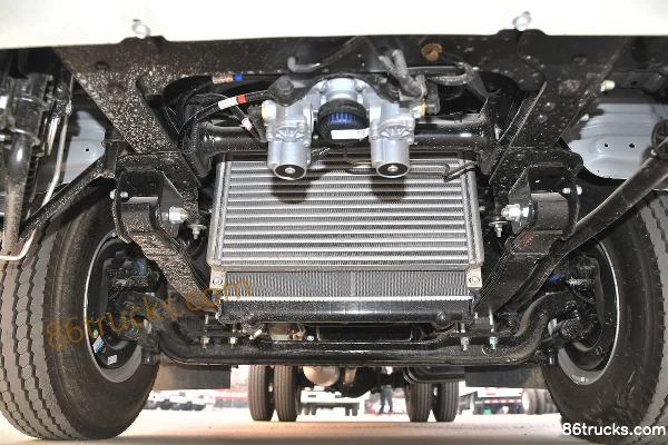 JAC Shuailing Q3 120hp 4X2(6 wheels) 4.13m Single Row Van Light Truck Chassis (1) | 86Trucks