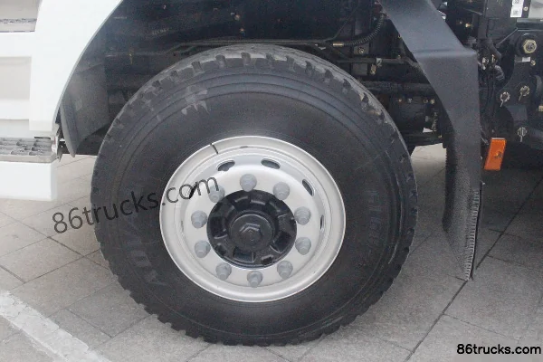Hualing Heavy Truck 360 hp 8X4(12 wheels) concrete mixer truck (China VI) Chassis (3) | 86Trucks