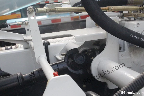 Hualing Heavy Truck 360 hp 8X4(12 wheels) concrete mixer truck (China VI) Body (3) | 86Trucks