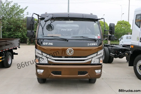 Chusheng Chusheng Dongfeng chassis water sprinkler truck