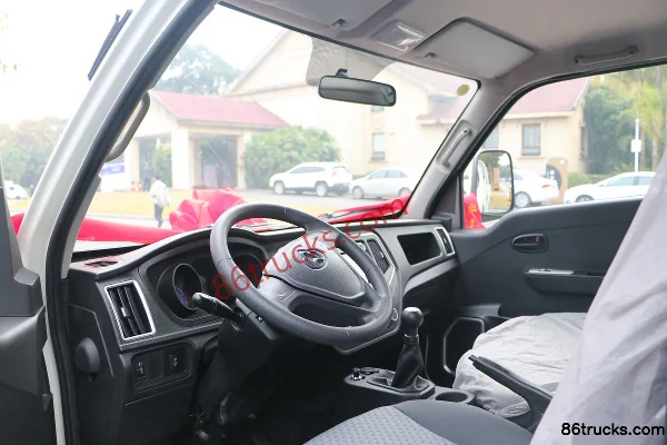 Changan Kuayue Zhe D5 PLUS Comfort 116hp 4X2(6 wheels) 2.85m double-row flatbed mini truck Cab (1) | 86Trucks