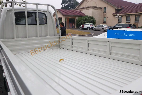 Changan Kuayue Zhe D5 PLUS Comfort 116hp 4X2(6 wheels) 2.85m double-row flatbed mini truck Body (1) | 86Trucks