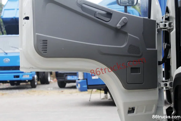 FAW Hongta FAW Jiefang Baling 78 hp 4X2(6 wheels) 3.77m Single Row Van Light Truck Cab (3) | 86Trucks