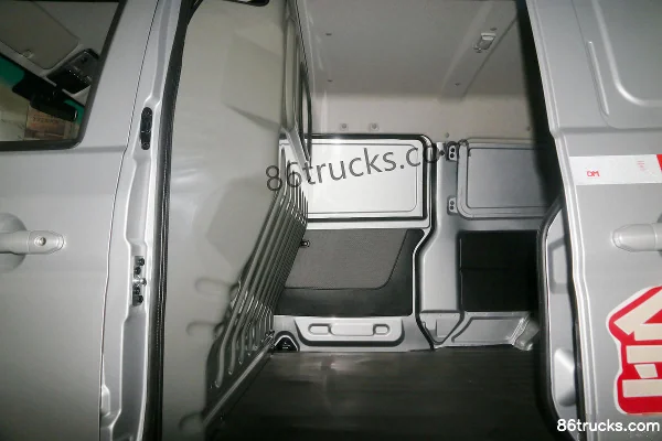 Jinbei Xiaohaishi X30 confort fourgon 86 ch 1,4 L 2/5 places minibus Caisse (1) | 86Trucks