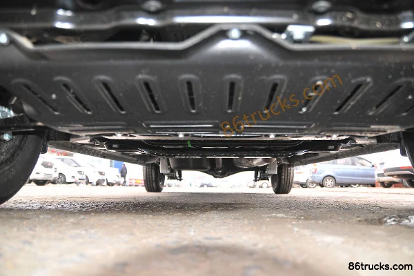Wuling Rongguang V 2015 Practical Edition 88hp 1.2L van Chassis (1) | 86Trucks