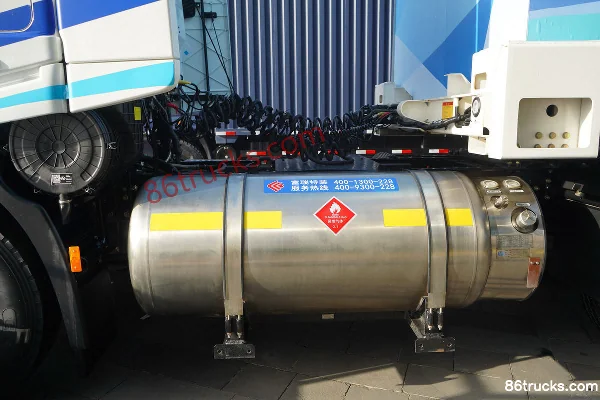 SAIC Hongyan Genlyon C6 Heavy Truck 5G Intelligent Edition 380hp 4X2(6 wheels) LNG Tractor Truck (High Roof)(China VI) Chassis (2) | 86Truck