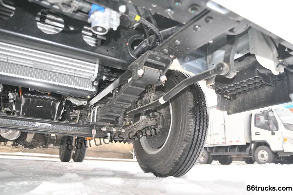 Qiling Auto H300 116 hp 4X2(6 wheels) 4.155m Single-row Flatbed Light Truck (Wide Body) Chassis (3) | 86Trucks
