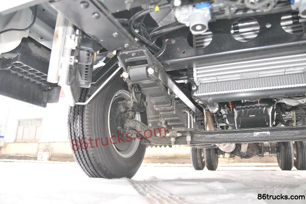 Qiling Auto H300 116 hp 4X2(6 wheels) 4.155m Single-row Flatbed Light Truck (Wide Body) Chassis (2) | 86Trucks