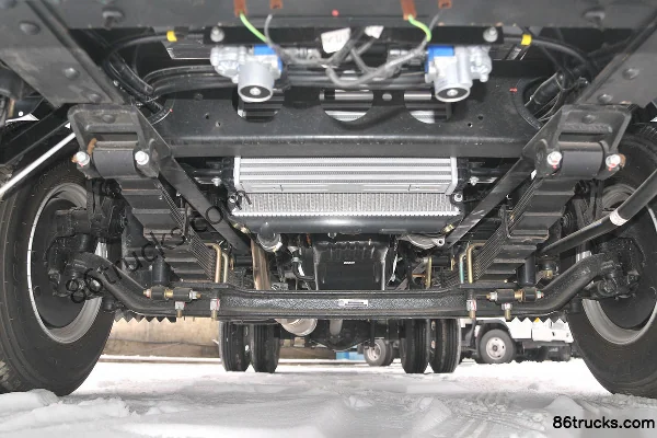 Qiling Auto H300 116 ch 4X2(6 roues) camion fourgon léger à cabine simple 4,08 m Châssis (1) | 86Trucks