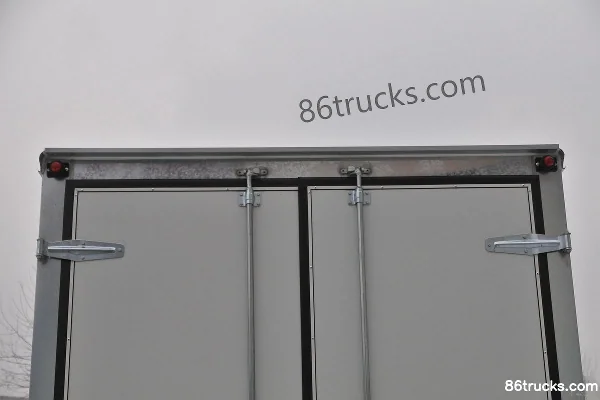 Qiling Auto H300 116 ch 4X2(6 roues) camion fourgon léger à cabine simple 4,08 m Carrosserie (1) | 86Trucks