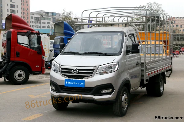 Changan Kuayue Wang X3 Comfort Edition 1.5L Gasoline 112hp 4X2(6 wheels) 2.55m Double Row Stake Truck (China VI) Exterior (3) | 86Trucks