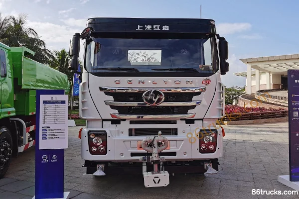 SAIC Hongyan SAIC Hongyan Genlyon Heavy Truck water sprinkler truck