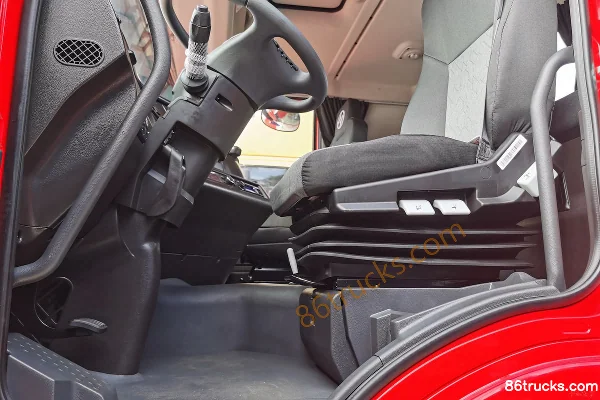 SAIC Hongyan GenlyonC6 camion lourd 380 ch 4X2(6 roues) tracteur routier LNG (pont arrière HY300S) (China VI) Cabine (2) | 86Trucks