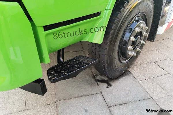 SAIC Hongyan Genlyon C6 Composite Edition 380hp 8X4(12 wheels) 6.8m LNG Dump Truck (China VI) Chassis (2) | 86Trucks