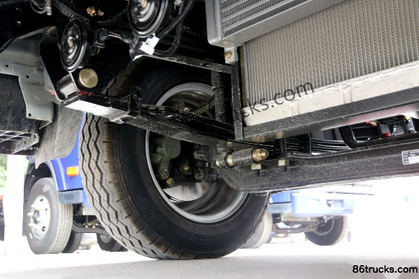 Dayun 102 hp 4X2(6 wheels) 3.67m single-row box light truck Chassis (2) | 86Trucks