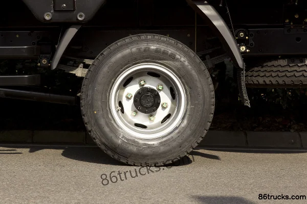 Dongfeng Furika F6 95 ch 4X2(6 roues) 4.2 m camion plateau simple cabine (Yunnei) Châssis (2) | 86Trucks