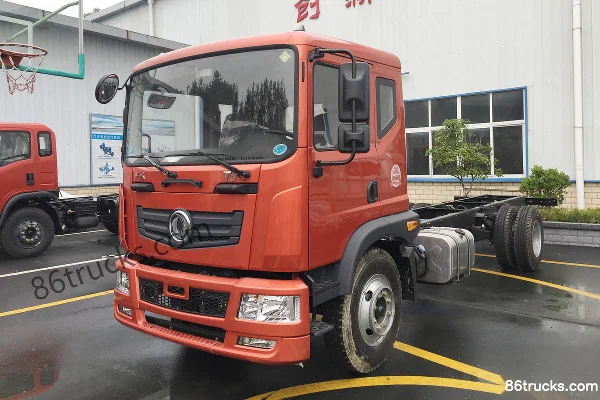 Dongfeng T3 160 hp 4X2(6 wheels) green sprinkler truck (Chengliwei Brand) Exterior