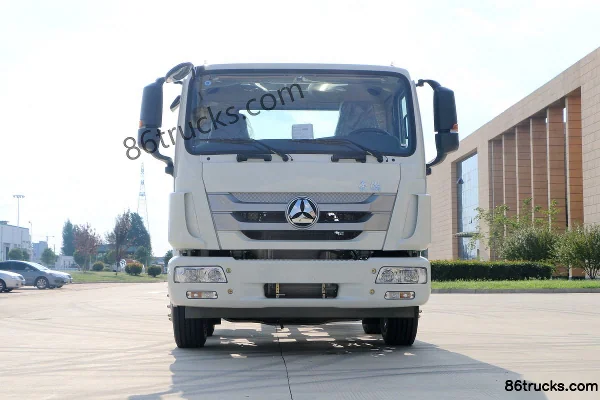 Sinotruk Hohan J5G 280 hp 6X2(8 wheels) Oil Tank Truck (Huawei Chile brand) Exterior