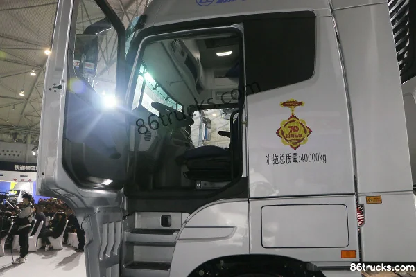 Foton Auman EST 560 ch 6X4(10 roues) tracteur routier à boîte automatique AMT (China VI) Cabine (1) | 86Trucks