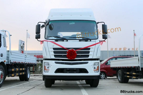 Dongfeng Special Chassis Series 240 hp 6X4(10 wheels) Green Sprinkler Truck (Chengliwei Brand) Exterior