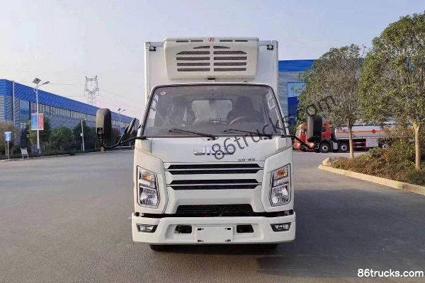 JMC Shunda Narrow Body 116 hp 4X2(6 wheels) 4.15m Refrigerated Truck (Chengliwei Brand) Exterior (2) | 86Trucks
